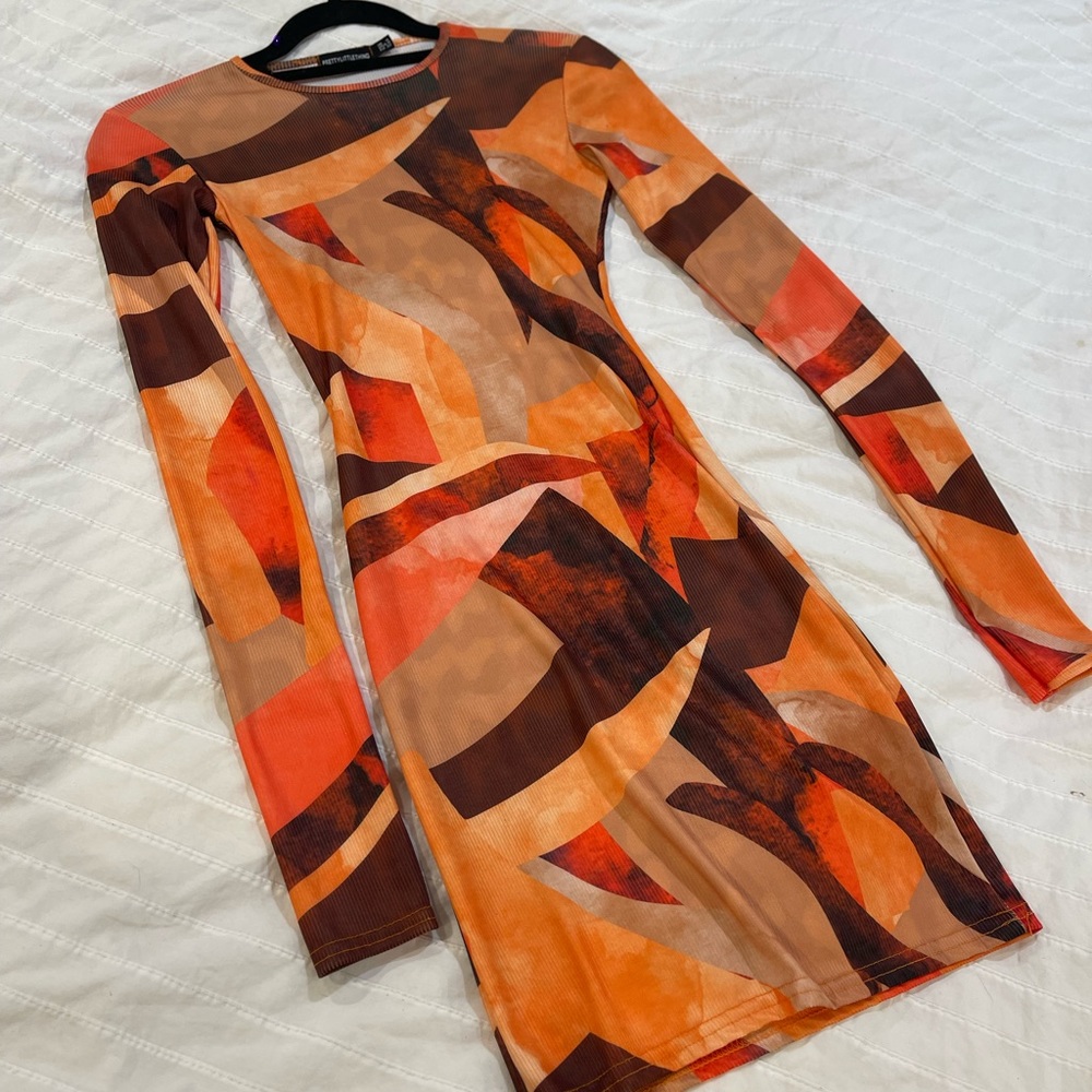 Pretty Little Thing Abstract Long Sleeve Dress